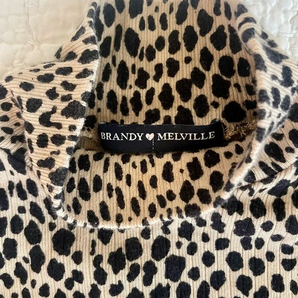 Brandy Melville Ashlyn Leopard Animal Print Top Small brown and black - Picture 4 of 8